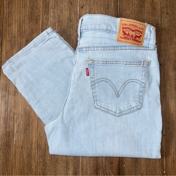 LEVI’S Mid Rise Boyfriend Light Wash - Picture 2 of 11